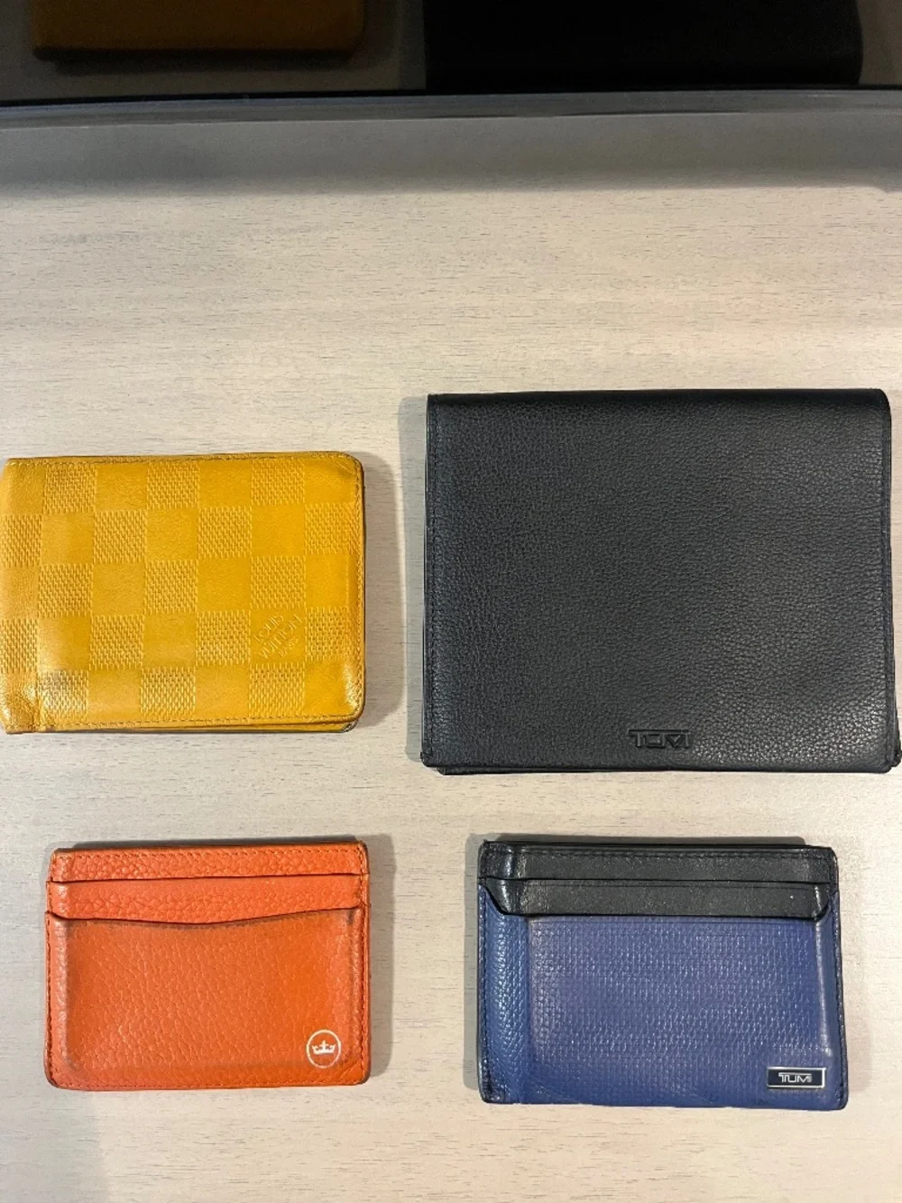 4 Men’s Card/Wallets